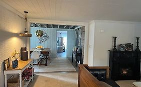10 Minute Walk To Niagara Falls - Sweet Cottage